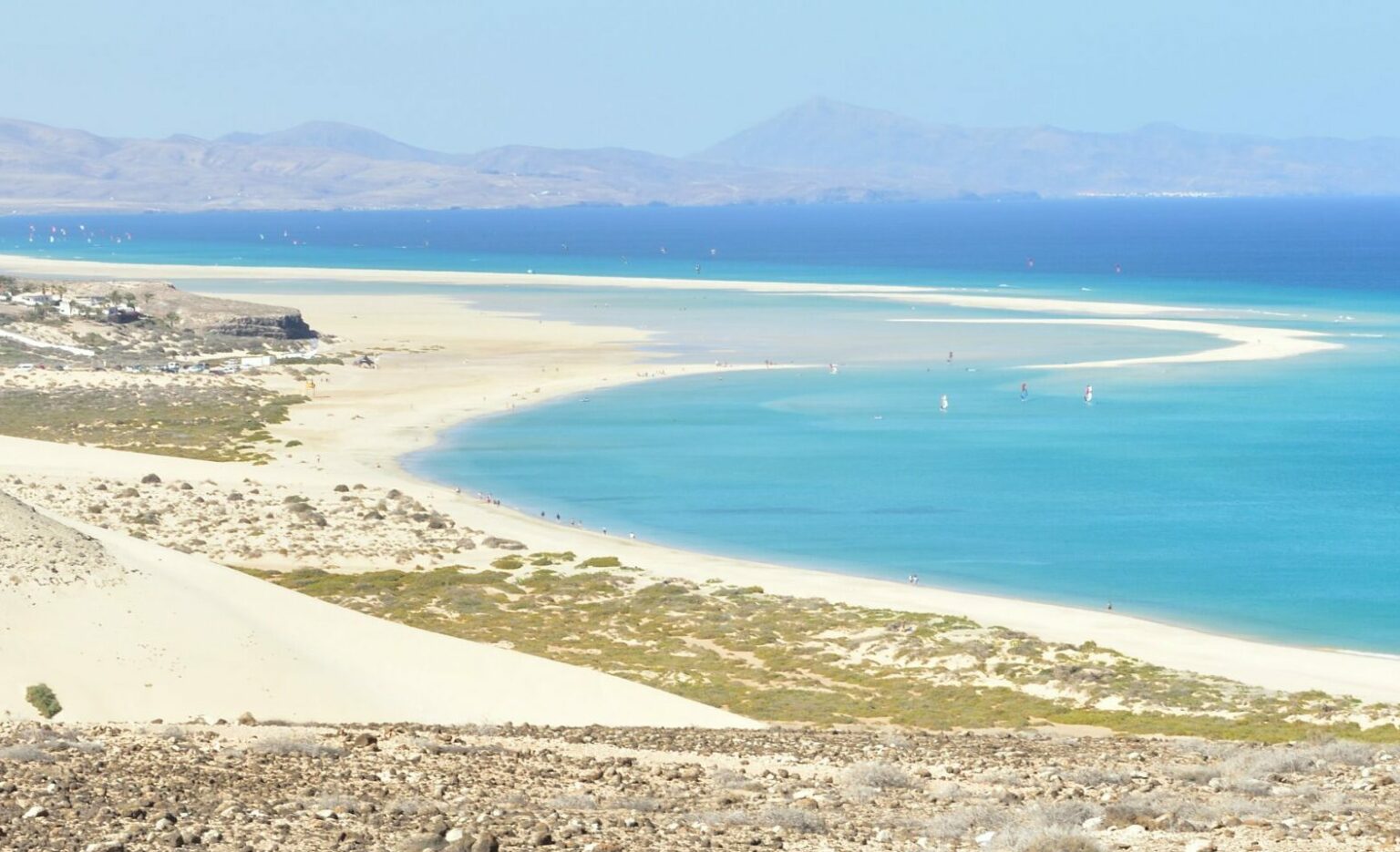 Heller Strand auf Fuerteventura