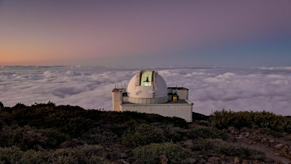 Observatorium im Sonnenuntergang